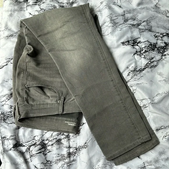 Old Navy Original Gray Mid-rise Jeans - Picture 6 of 6